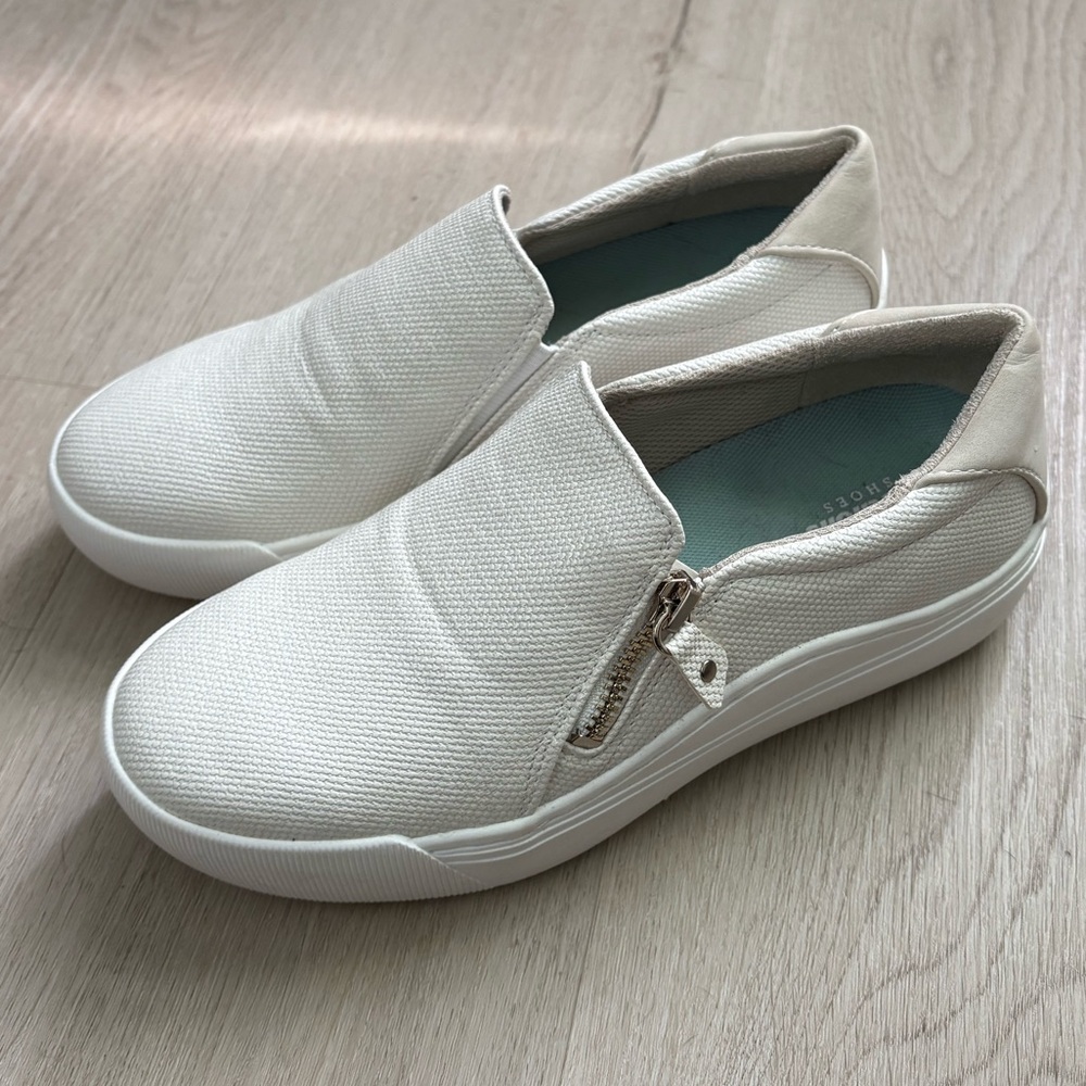 Dr. Scholl's Off-White Slip-On Platform Sneakers with Side Zipper